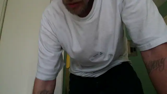 Snapshot of BIGWHITECOCKDOC36 chatting on 10.04.25 BIGWHITECOCKDOC36 online show from 10.04.25