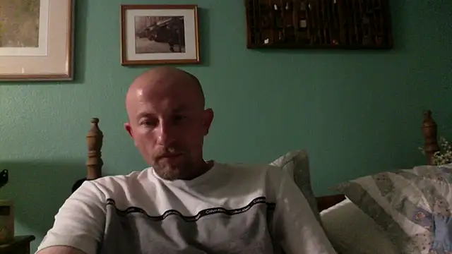 Snapshot of BIGWHITECOCKDOC36 chatting on 10.19.25 BIGWHITECOCKDOC36 online show from 10.19.25