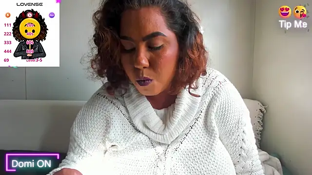 isobeladams20 online show from 12.13.24