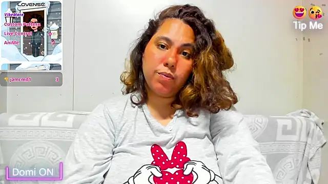 isobeladams20 online show from 02.23.25