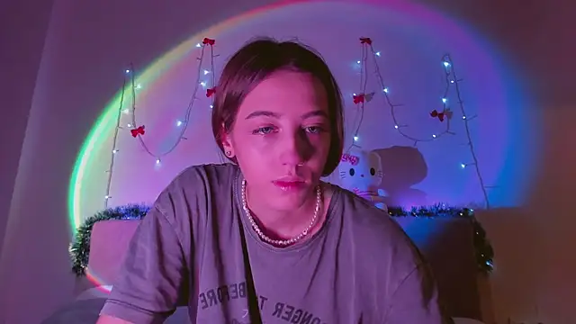 Snapshot of MelodyElf chatting on 01.22.25 MelodyElf online show from 01.22.25