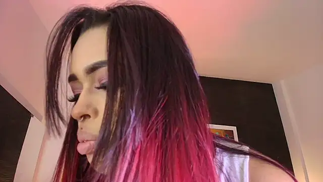 Snapshot of EvaaFoxxy1 chatting on 05.25.26 EvaaFoxxy1 online show from 05.25.26