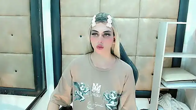 Daniela Pink  online show from 02.16.25