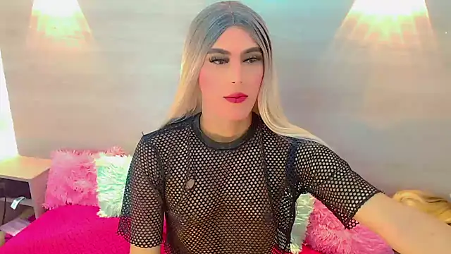 Daniela Pink  online show from 03.20.25