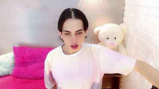 Daniela Pink  online show from 09.29.25