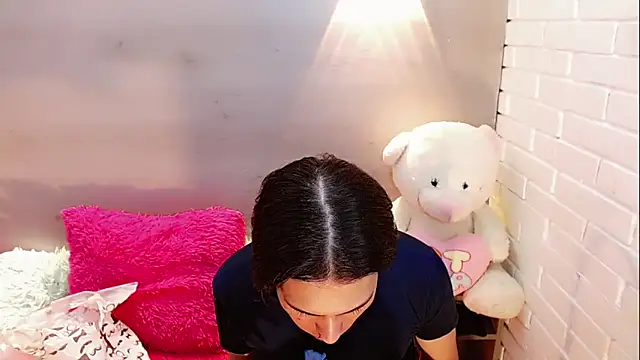 Daniela Pink  online show from 12.19.25