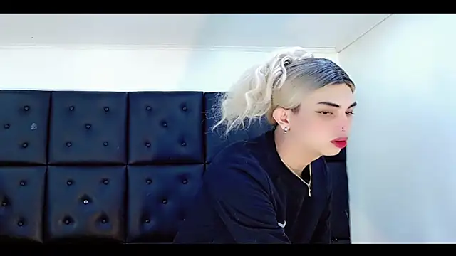 Daniela Pink  online show from 03.01.26