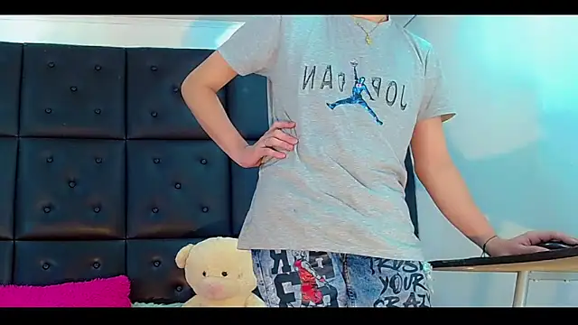 Daniela Pink  online show from 05.27.26