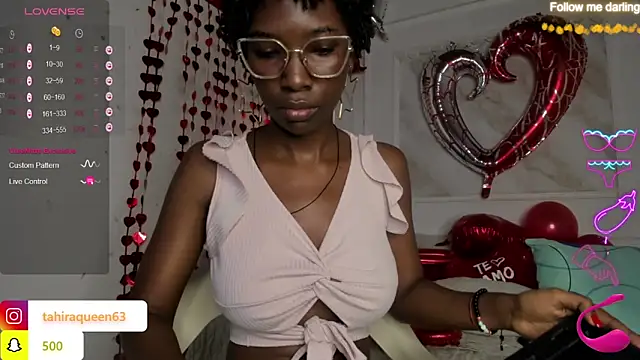 Snapshot of Tahira_21_ chatting on 02.08.25 Tahira 21 online show from 02.08.25