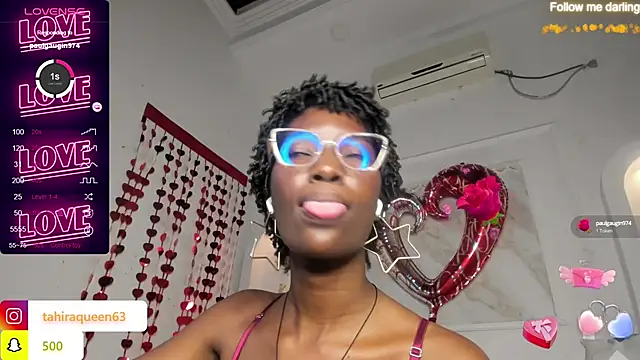 Snapshot of Tahira_21_ chatting on 02.15.25 Tahira 21 online show from 02.15.25