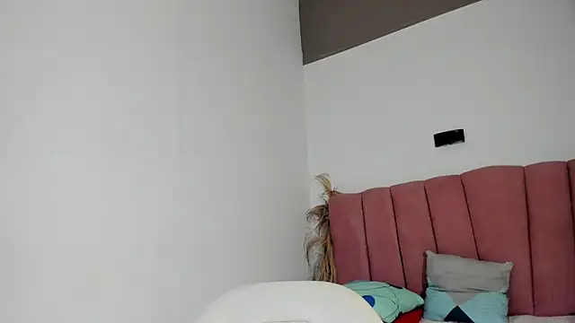 Snapshot of Tahira_21_ chatting on 11.20.25 Tahira 21 online show from 11.20.25