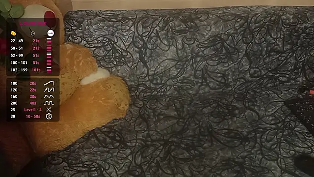 Snapshot of shuhana_ chatting on 12.13.24 shuhana online show from 12.13.24