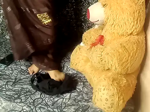 Snapshot of shuhana_ chatting on 02.28.25 shuhana online show from 02.28.25