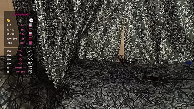 Snapshot of shuhana_ chatting on 03.12.25 shuhana online show from 03.12.25