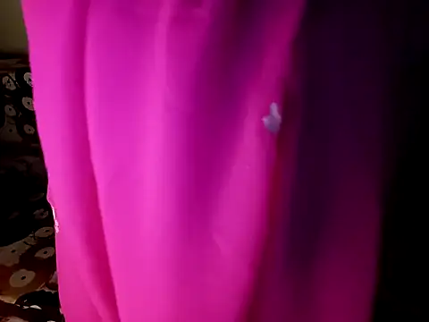 Snapshot of shuhana_ chatting on 10.06.25 shuhana online show from 10.06.25