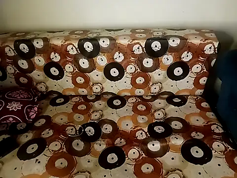 Snapshot of shuhana_ chatting on 10.19.25 shuhana online show from 10.19.25