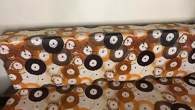 Snapshot of shuhana_ chatting on 11.10.25 shuhana online show from 11.10.25