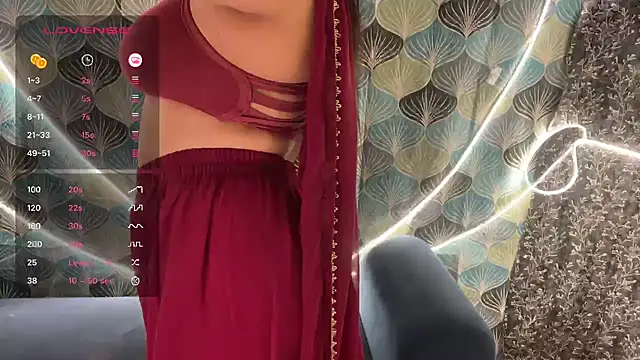 Snapshot of shuhana_ chatting on 11.11.25 shuhana online show from 11.11.25