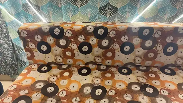 Snapshot of shuhana_ chatting on 11.23.25 shuhana online show from 11.23.25