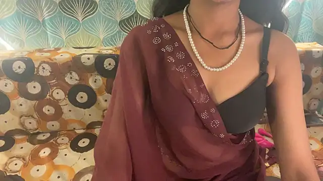 Snapshot of shuhana_ chatting on 11.25.25 shuhana online show from 11.25.25