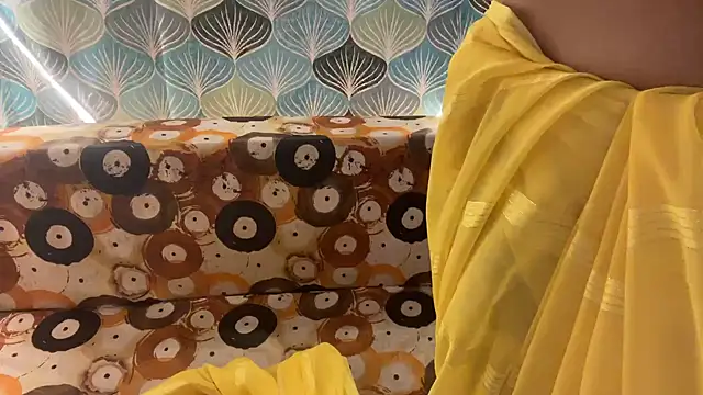 Snapshot of shuhana_ chatting on 12.04.25 shuhana online show from 12.04.25