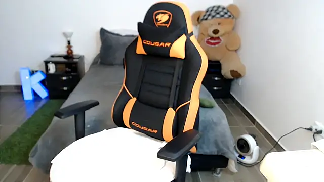 Snapshot of KRISTAL__JACKSON chatting on 10.25.25 KRISTAL JACKSON online show from 10.25.25