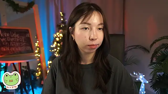 Snapshot of Sarah_Son chatting on 01.09.25 Sarah Son online show from 01.09.25