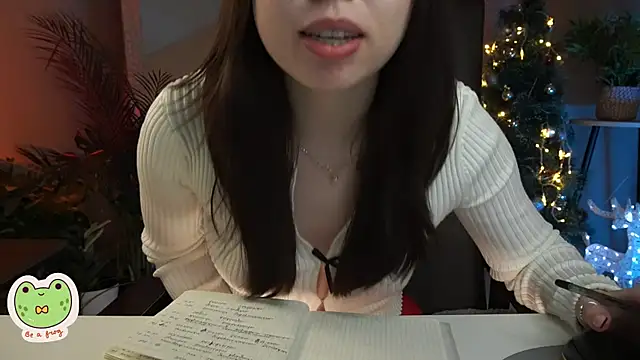Snapshot of Sarah_Son chatting on 01.11.25 Sarah Son online show from 01.11.25