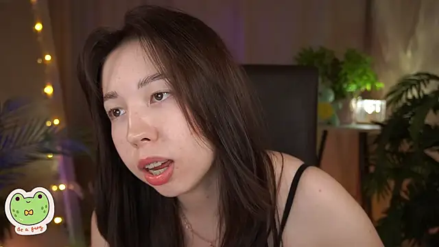 Snapshot of Sarah_Son chatting on 01.18.25 Sarah Son online show from 01.18.25