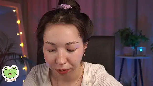 Snapshot of Sarah_Son chatting on 01.28.25 Sarah Son online show from 01.28.25