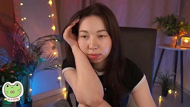 Snapshot of Sarah_Son chatting on 02.02.25 Sarah Son online show from 02.02.25