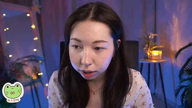 Snapshot of Sarah_Son chatting on 02.09.25 Sarah Son online show from 02.09.25