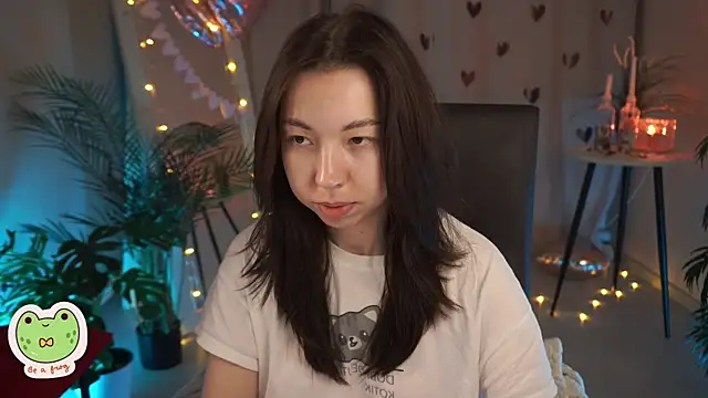 Snapshot of Sarah_Son chatting on 02.16.25 Sarah Son online show from 02.16.25