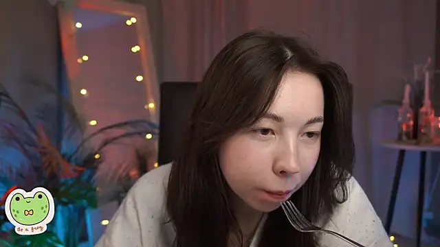 Snapshot of Sarah_Son chatting on 02.22.25 Sarah Son online show from 02.22.25