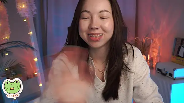 Snapshot of Sarah_Son chatting on 02.26.25 Sarah Son online show from 02.26.25
