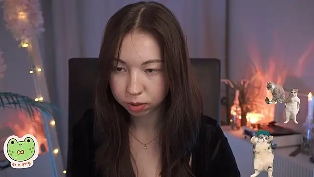 Snapshot of Sarah_Son chatting on 03.05.25 Sarah Son online show from 03.05.25