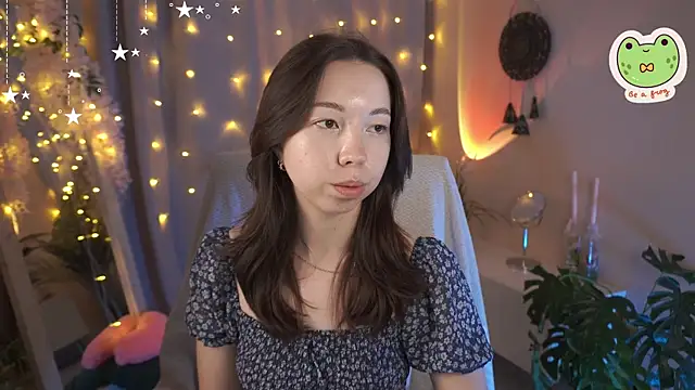 Snapshot of Sarah_Son chatting on 09.30.25 Sarah Son online show from 09.30.25