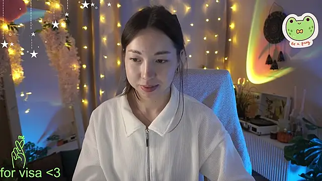 Snapshot of Sarah_Son chatting on 10.20.25 Sarah Son online show from 10.20.25