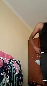 Snapshot of Gifttheskimaskboy chatting on 12.25.24 Gifttheskimaskboy online show from 12.25.24