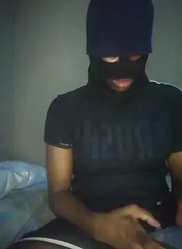 Snapshot of Gifttheskimaskboy chatting on 09.22.25 Gifttheskimaskboy online show from 09.22.25