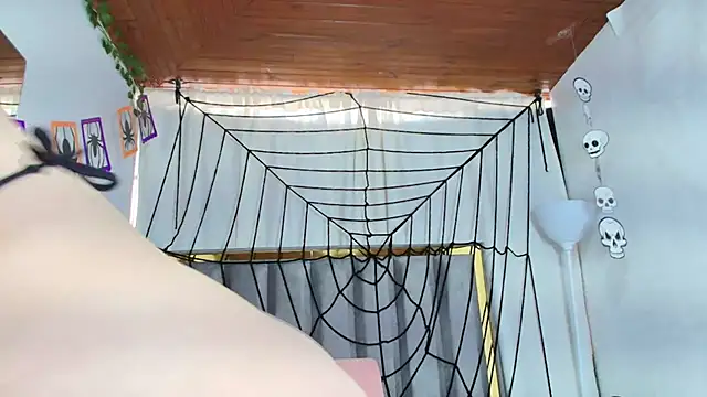 Snapshot of Zoe_Curvy chatting on 10.20.25 Zoe Curvy online show from 10.20.25