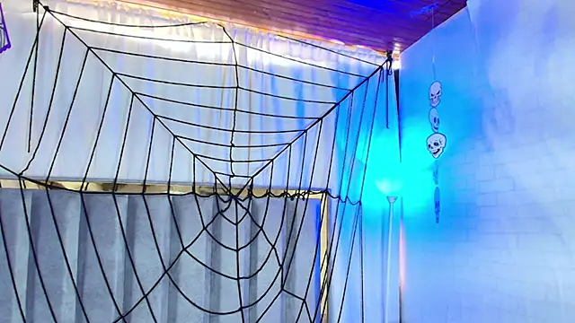 Snapshot of Zoe_Curvy chatting on 10.22.25 Zoe Curvy online show from 10.22.25