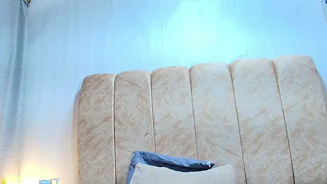 Snapshot of Zoe_Curvy chatting on 01.19.26 Zoe Curvy online show from 01.19.26