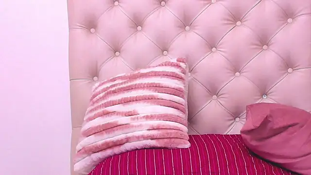 Snapshot of TifanyChill chatting on 12.15.24 TifanyChill online show from 12.15.24