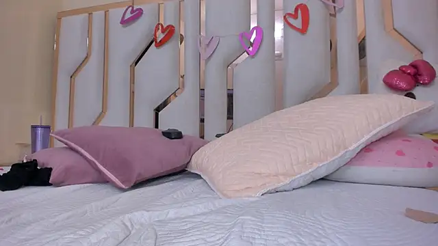 Snapshot of TifanyChill chatting on 02.21.25 TifanyChill online show from 02.21.25
