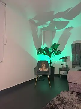 milaivanova online show from 11.18.25