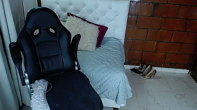 Snapshot of Maira_B chatting on 09.28.25 Maira B online show from 09.28.25