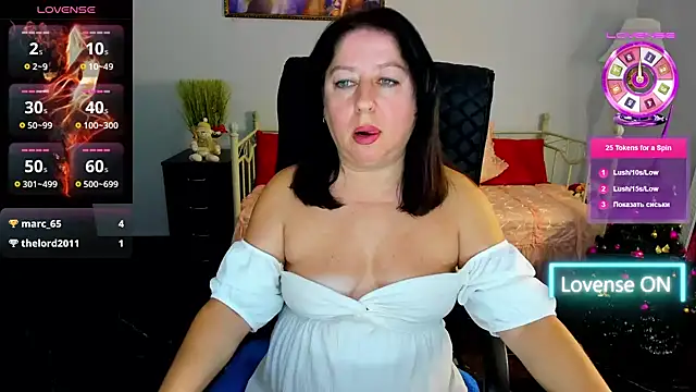 Snapshot of Julia_Dean chatting on 12.26.24 Julia Dean online show from 12.26.24
