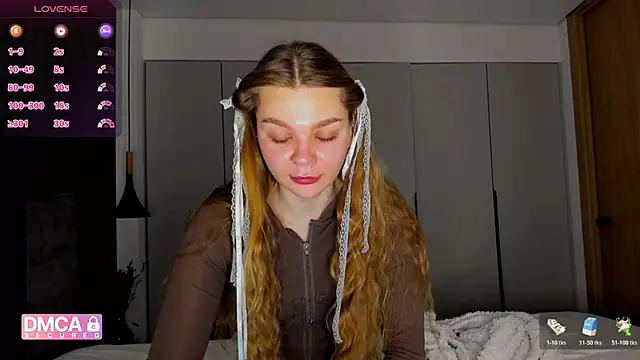 Snapshot of Molly_sweetie chatting on 01.10.26 Molly sweetie online show from 01.10.26