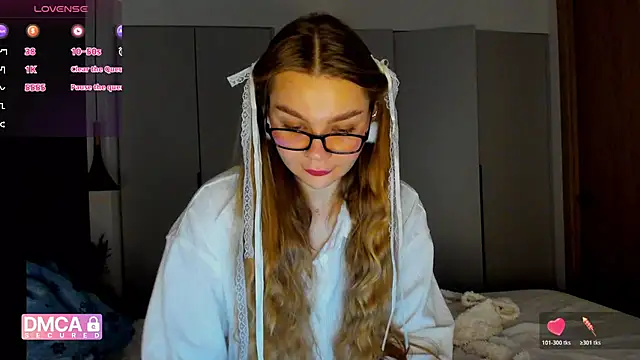 Snapshot of Molly_sweetie chatting on 01.19.26 Molly sweetie online show from 01.19.26